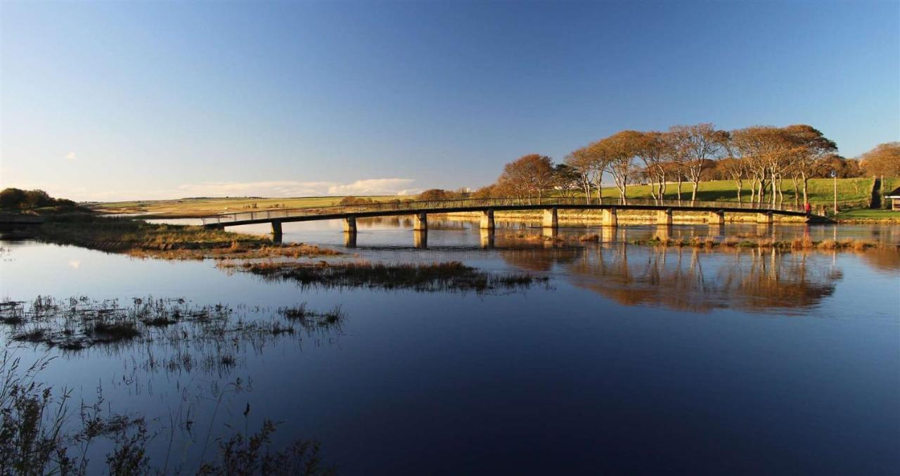 Highland Caravan Hotel Wick  Exterior photo